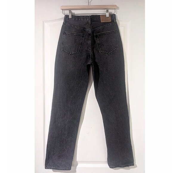 (Flaws) Aritzia Denim Forum | The '90s Joni Hi-rise Loose Jean In Black Eyeliner - Picture 7 of 15